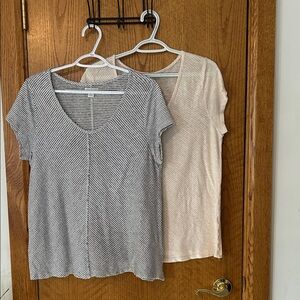 Sundance Navy and Yellow Striped V-Neck Linen Tees